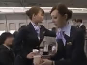 日本女優在飛機上做空姐服務一流