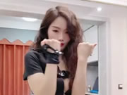極品熟女嫵媚主播 吹小泡泡 騷舞